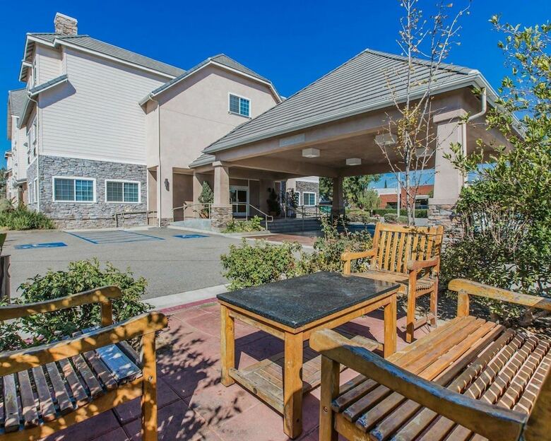 Hotel Comfort Suites