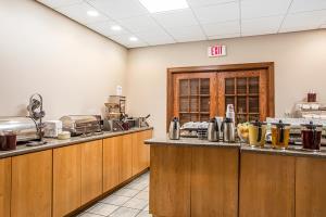 Clarion Highlander Hotel And Conference Center