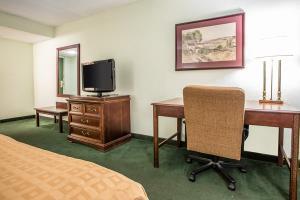 Clarion Highlander Hotel And Conference Center