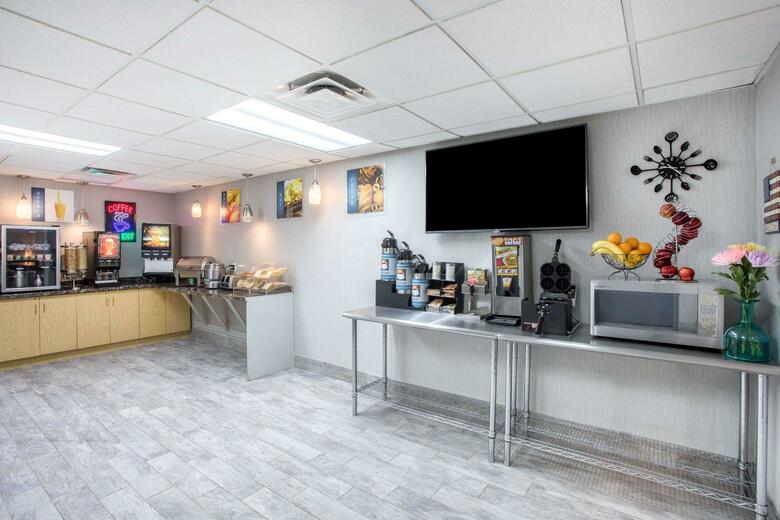 Hotel Microtel Inn & Suites Eagles Landing