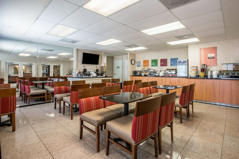 Hotel Comfort Suites