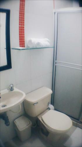 Hostal Habitaestudios - House Extension