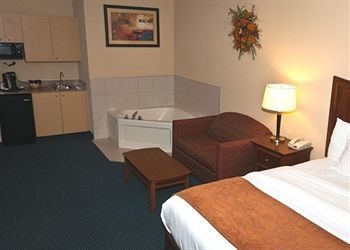 Hotel Comfort Suites Airport