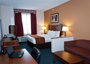 Hotel Comfort Suites Airport