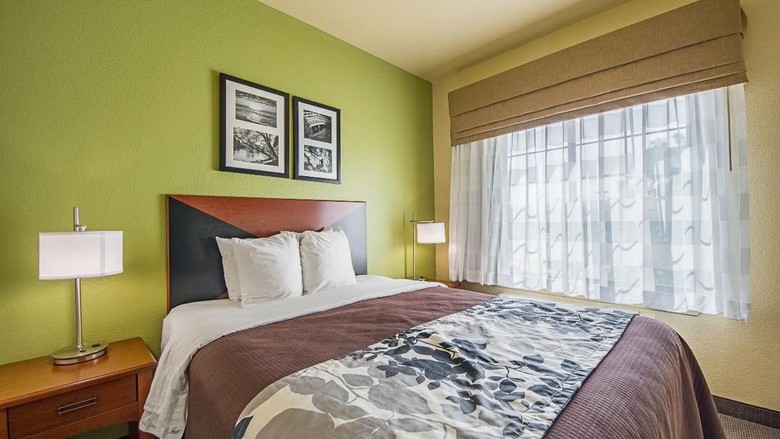 Hotel Sleep Inn & Suites