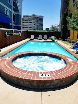 Hotel La Quinta Inn Dallas Lbj Central