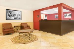 Super 8 Hotel