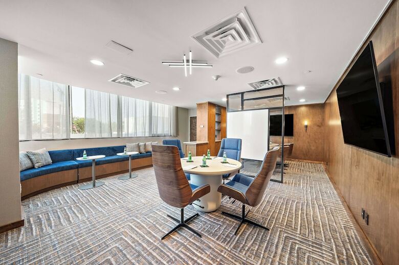 Hotel Hilton College Station & Conference Center