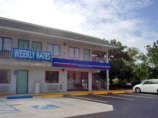Hotel Motel 6 Charleston