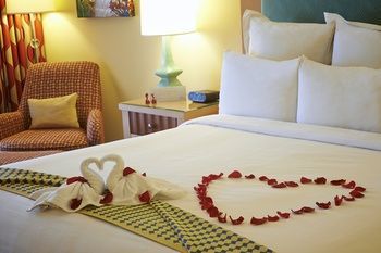 Hotel Renaissance Curacao Resort & Casino