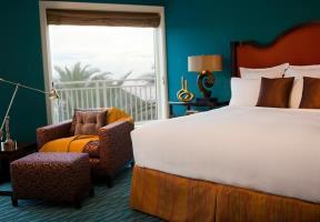 Hotel Renaissance Curacao Resort & Casino