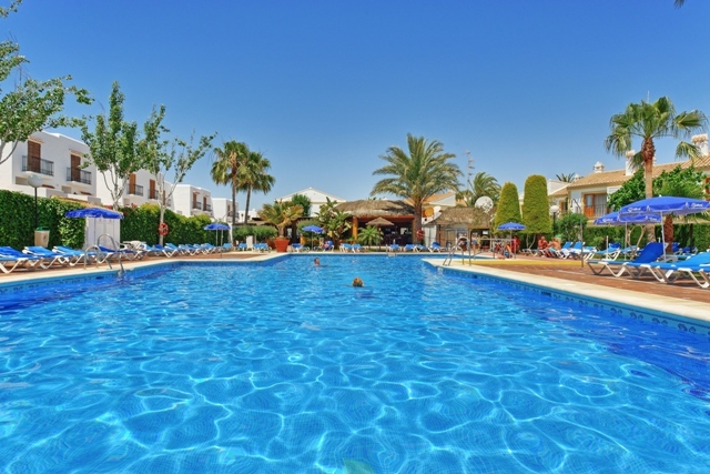 Apartamentos Infiniti Beach Resort