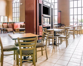 Hotel Comfort Inn Airport