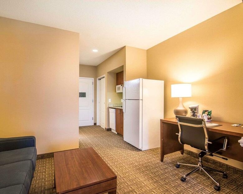 Hotel Comfort Inn & Suites