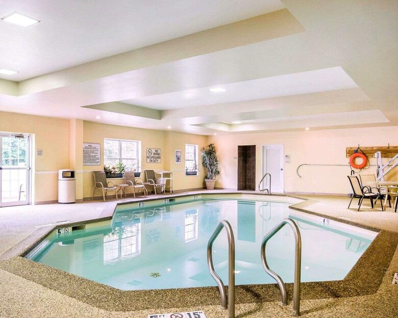 Hotel Comfort Inn & Suites