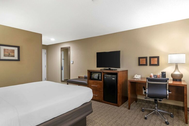 Hotel Comfort Inn & Suites