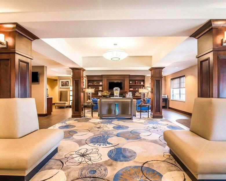 Hotel Comfort Inn & Suites