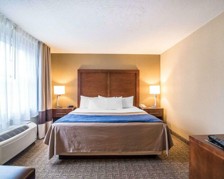 Hotel Comfort Inn & Suites