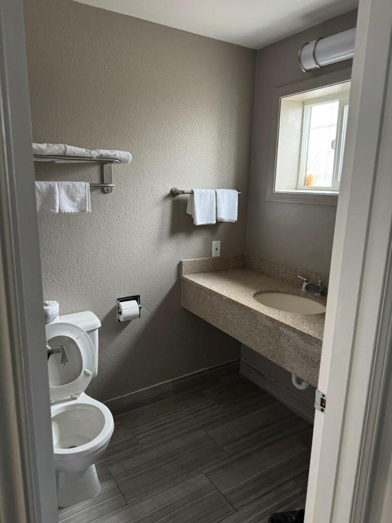 Hotel Studio 6 Suites Vancouver Wa Waterfront
