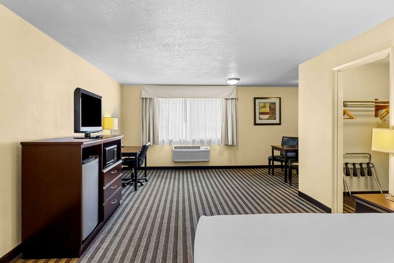 Hotel Quality Inn And Suites