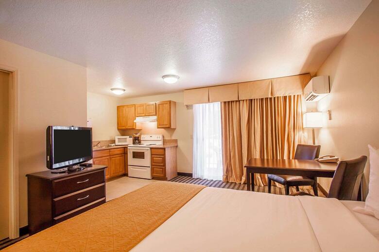 Hotel Quality Inn And Suites