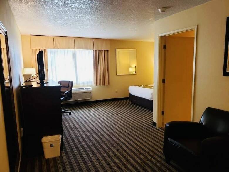 Hotel Quality Inn And Suites