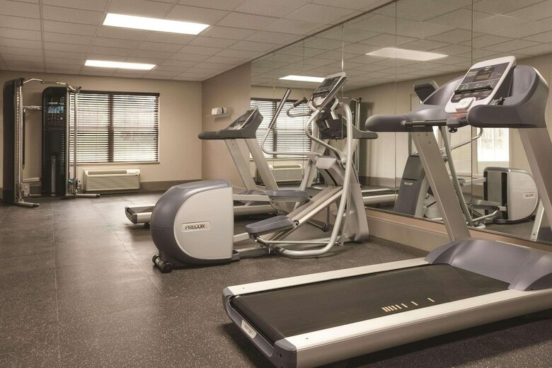 Hotel Country Inn & Suites