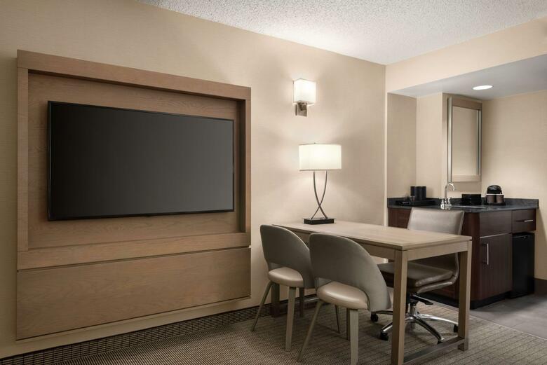 Hotel Embassy Suites Cleveland - Rockside