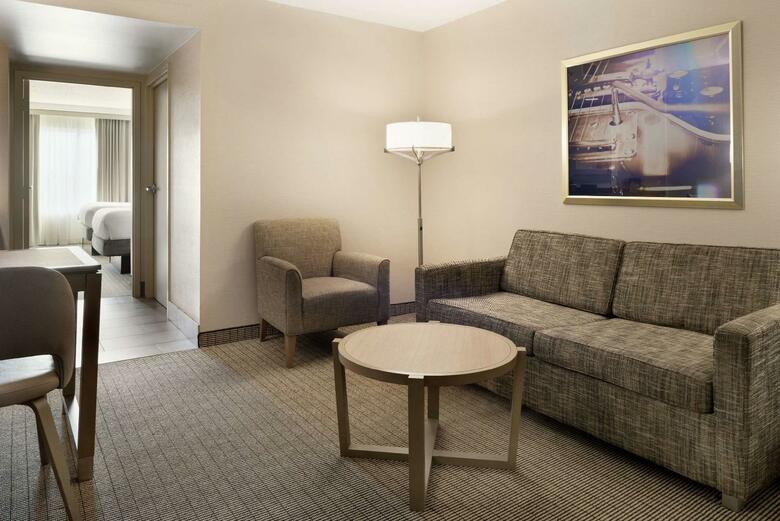 Hotel Embassy Suites Cleveland - Rockside