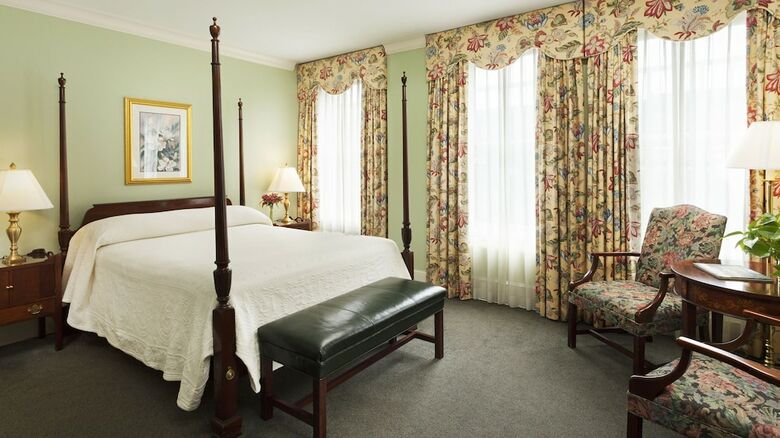 Hotel Planters Inn