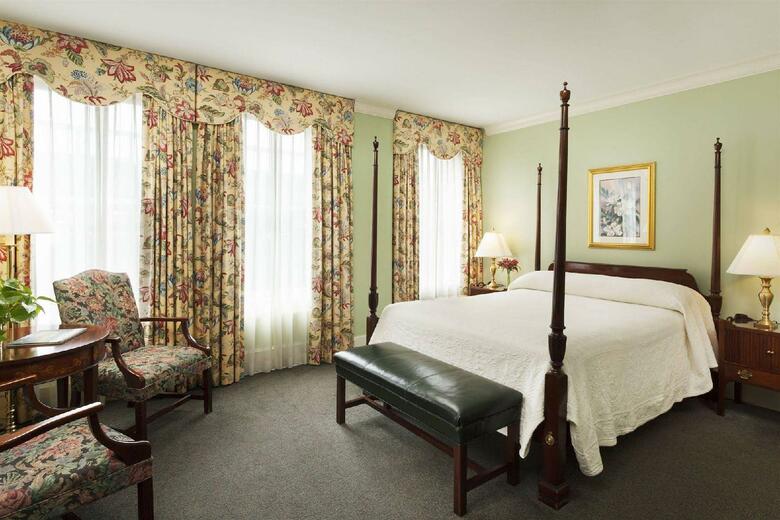 Hotel Planters Inn