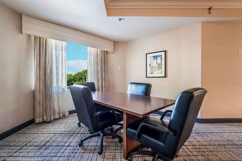 Hotel Doubletree By Hilton South Charlotte Tyvola