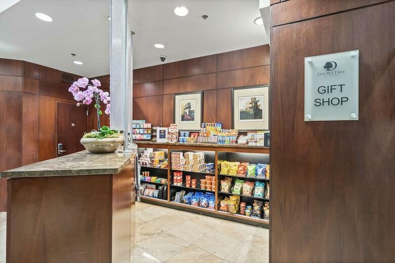 Doubletree Hotel Charlotte-gateway Village