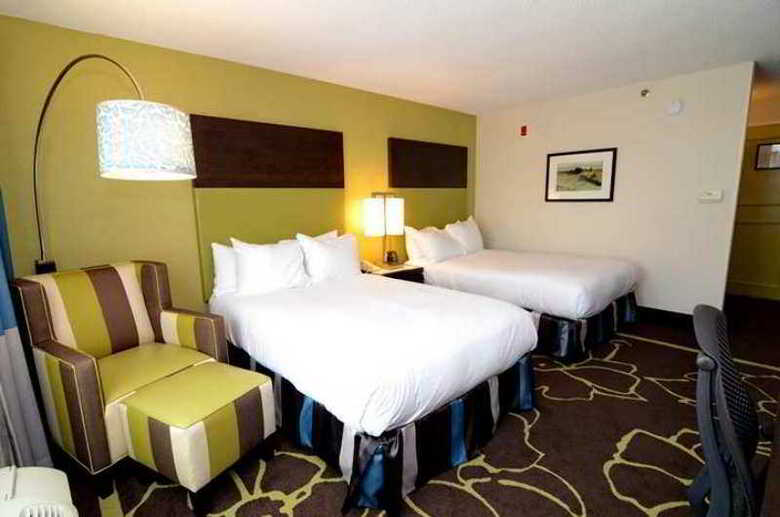 Doubletree Hotel Charlotte-gateway Village