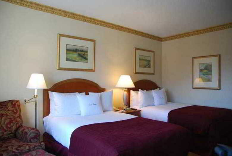 Doubletree Hotel Charlotte-gateway Village