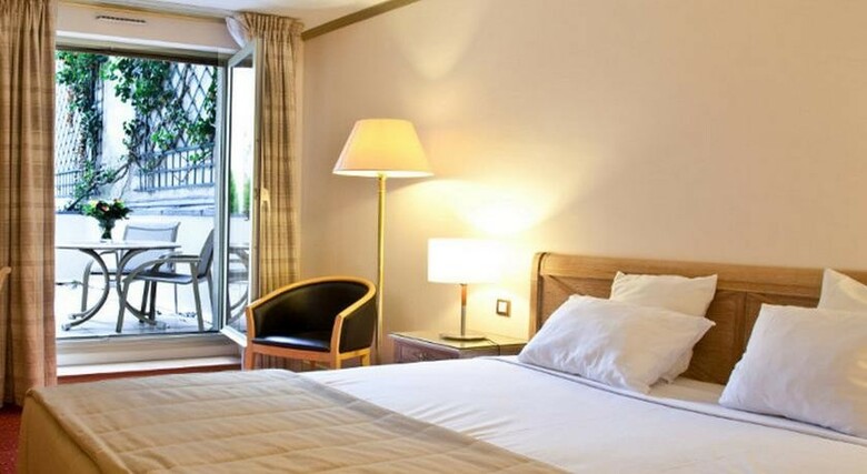 Hotel Royal Garden Champs-elysees