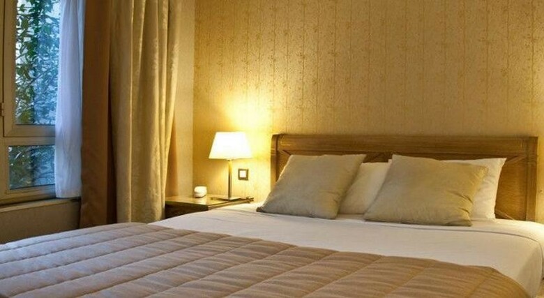 Hotel Royal Garden Champs-elysees