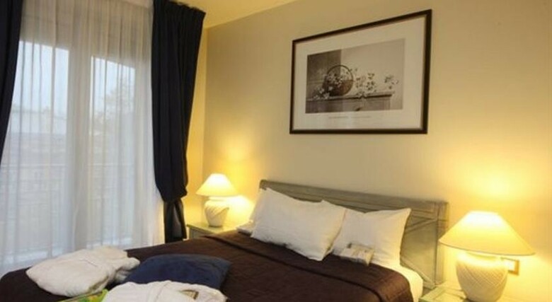 Hotel Royal Garden Champs-elysees