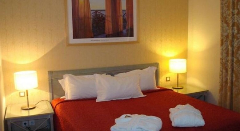 Hotel Royal Garden Champs-elysees