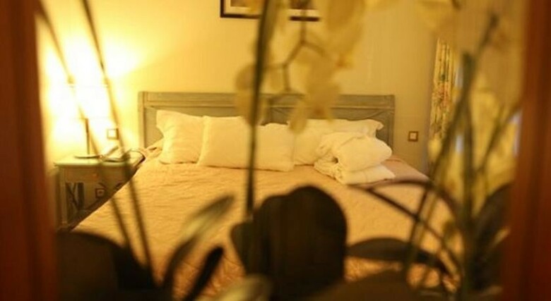 Hotel Royal Garden Champs-elysees