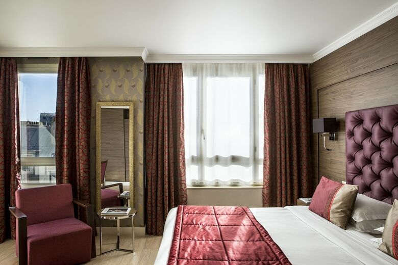 Hotel Royal Garden Champs-elysees