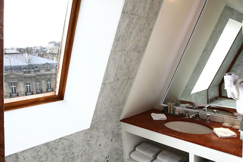 Hotel Royal Garden Champs-elysees