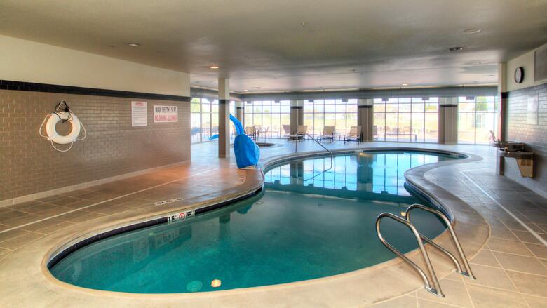 Hotel Cambria Suites