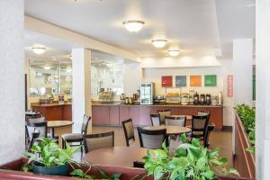 Hotel Comfort Inn & Suites