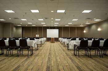 Hotel Spearfish Holiday Inn And Convention Center