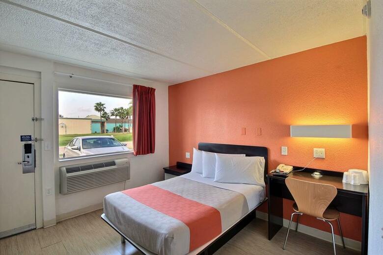 Hotel Motel 6 South Padre Island
