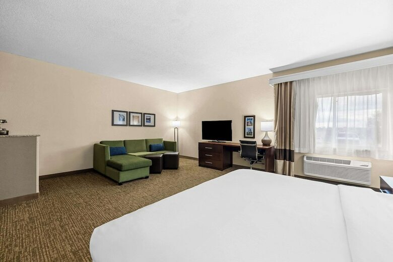 Hotel Quality Inn & Suites