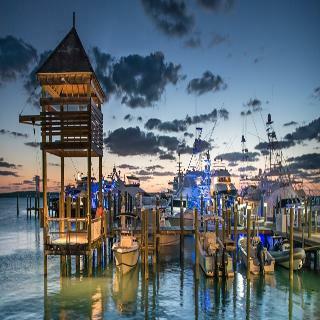 Hotel Valentines Resort & Marina