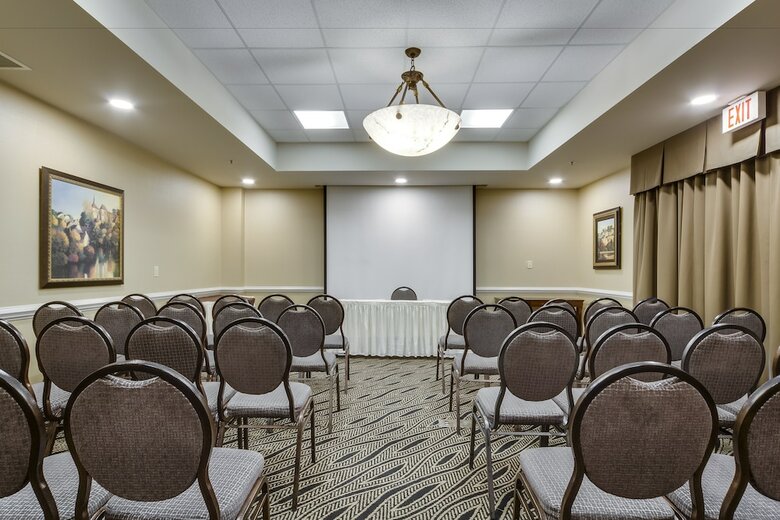 Hotel Monte Carlo Inn Vaughan Suites
