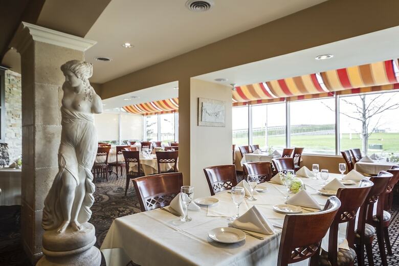 Hotel Monte Carlo Inn Vaughan Suites